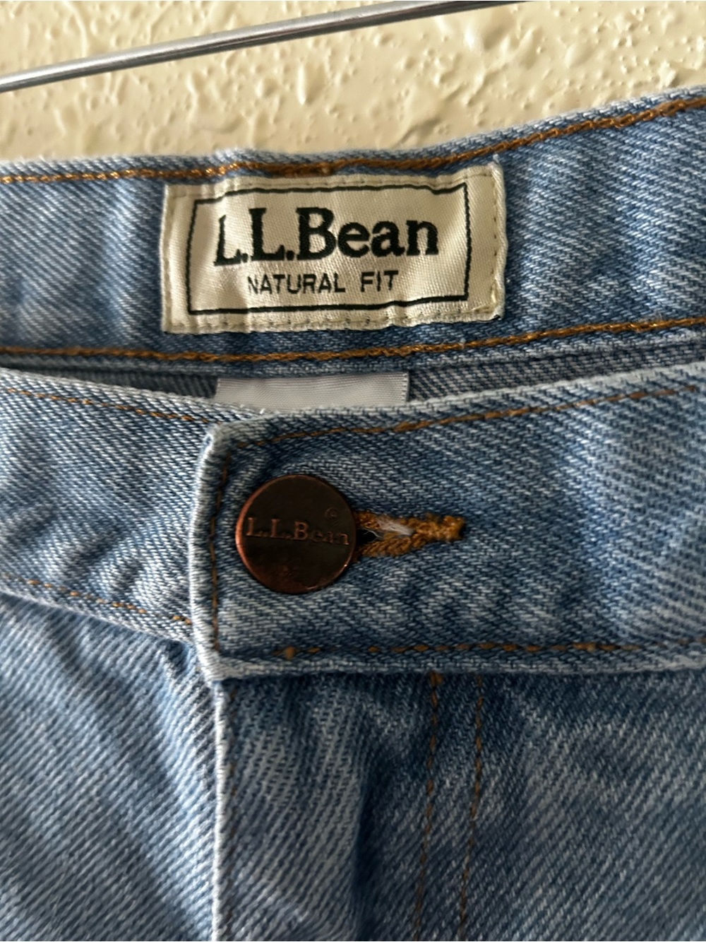 L.L. Bean vintage Men's Light Blue Denim Relaxed Jeans